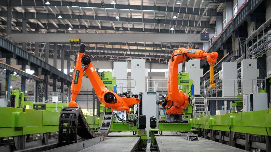 中联重科获评智能制造示范工厂与优秀场景，工业机器人引领转型升级