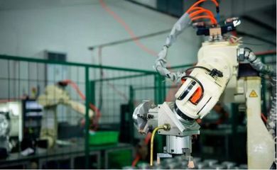 业绩变脸？爆火后的国产机器人核心部件，工业机器人市场是否已降温？